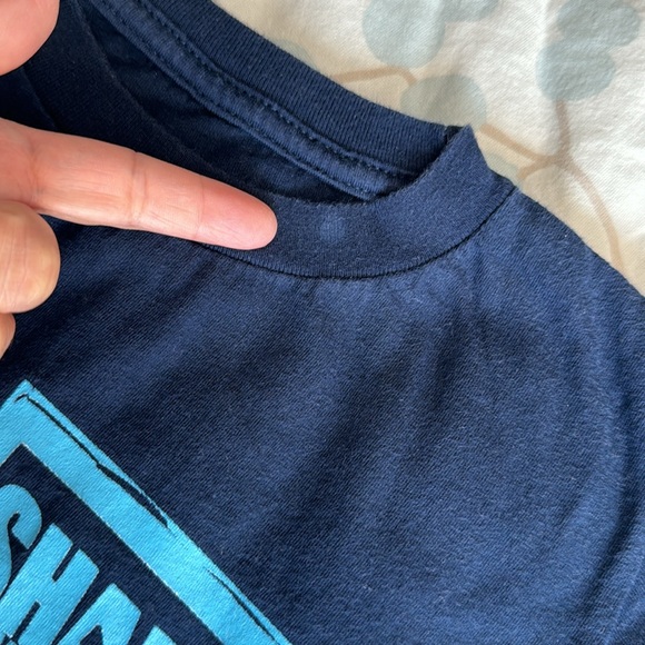 4T VGUC Blue Shark Week Tee - Picture 4 of 4